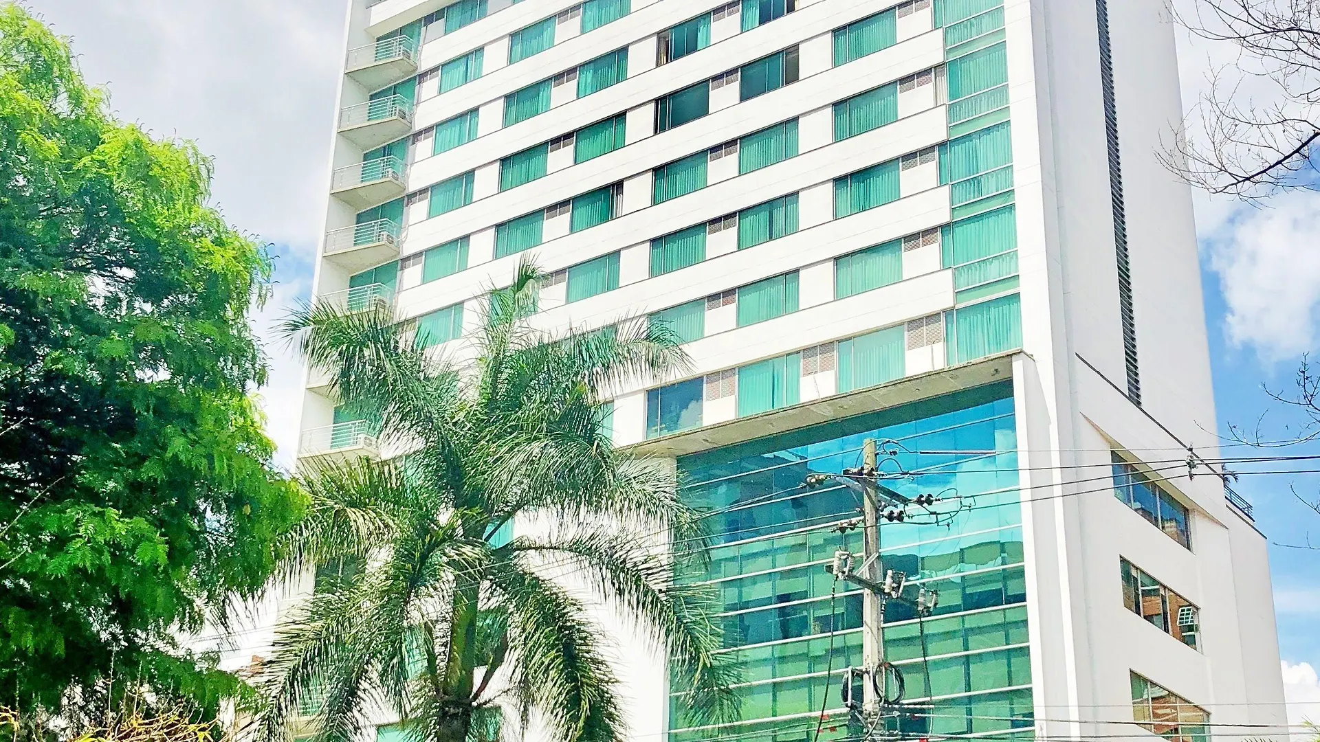 Novelty Suites Hotel Μεντεγίν