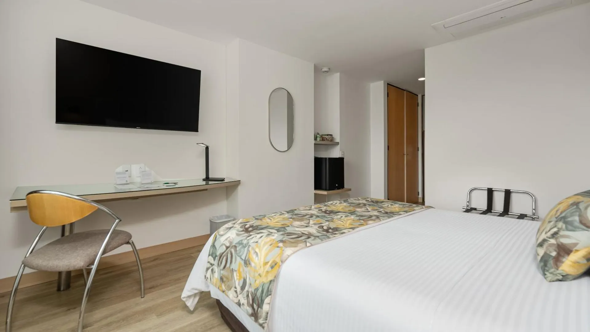Novelty Suites Hotel Μεντεγίν