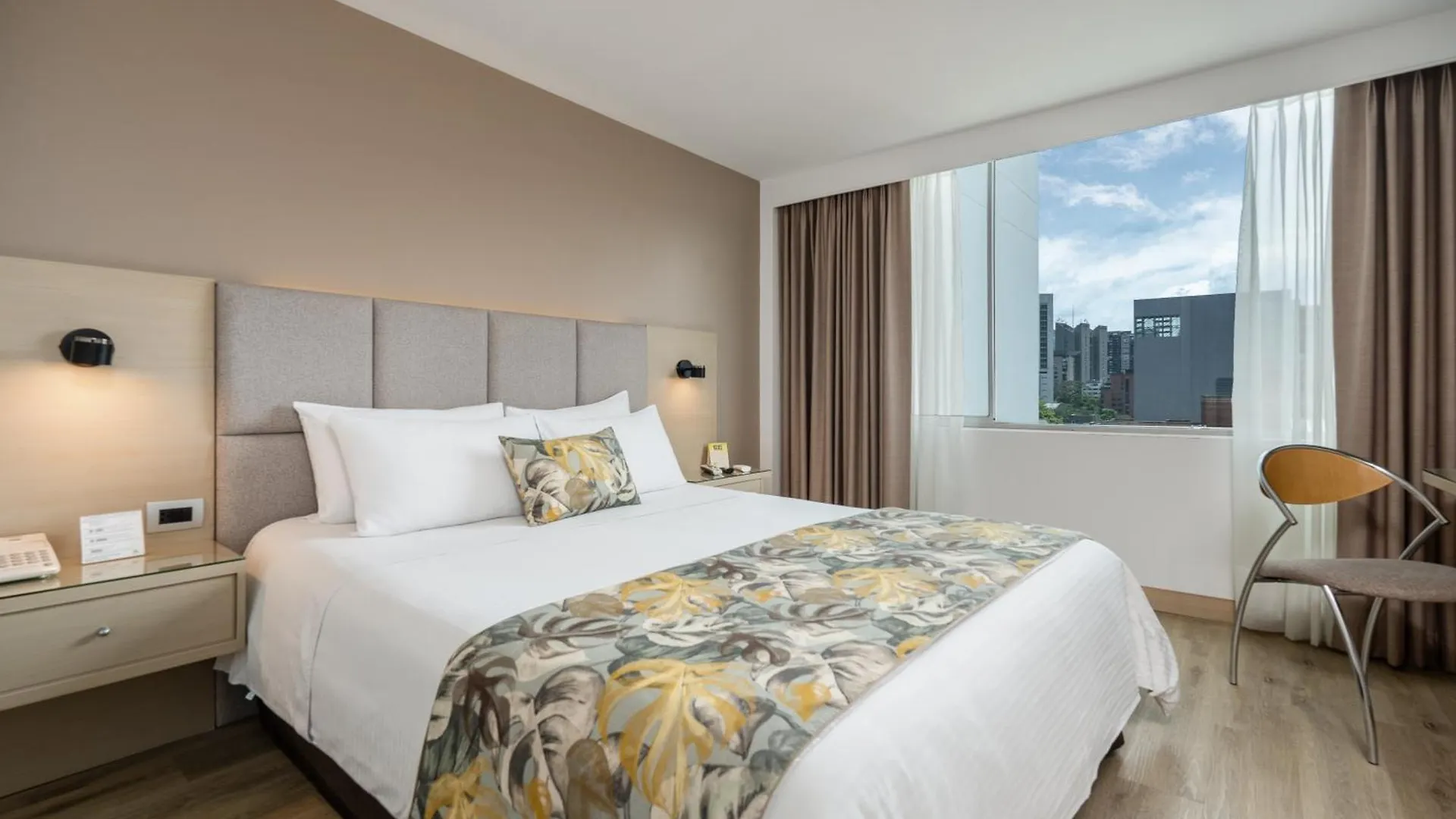 Novelty Suites Hotel Medellín 4*,  Colombie