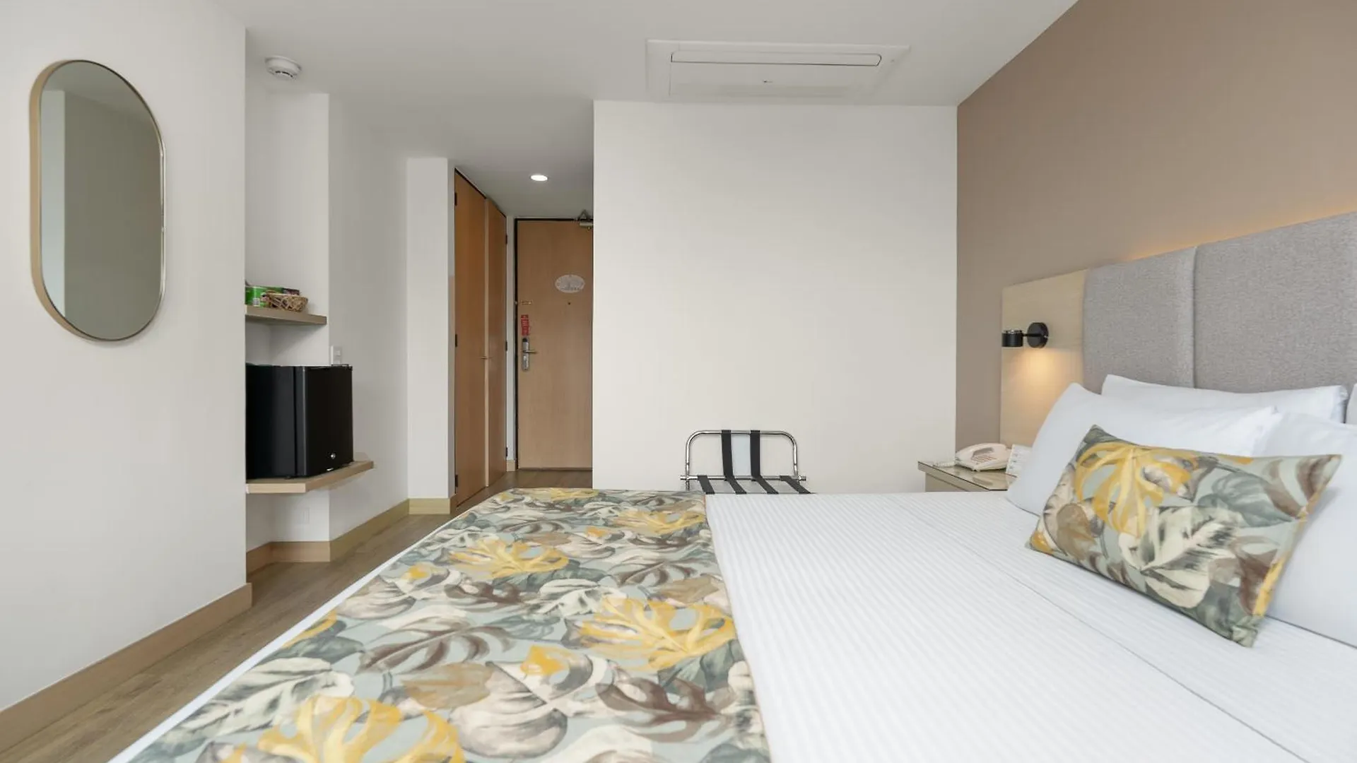 Novelty Suites Hotel Μεντεγίν