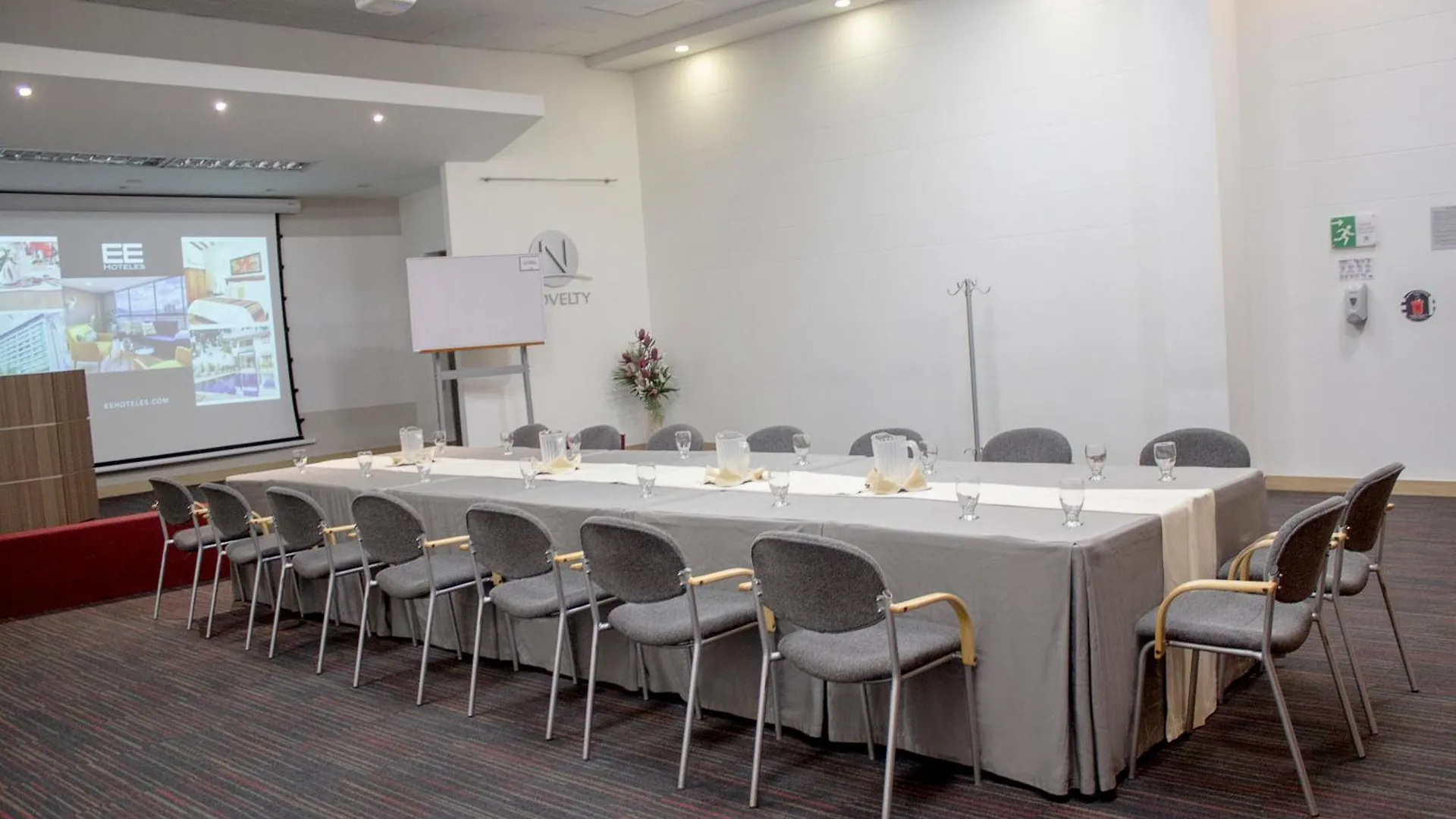 Novelty Suites Hotel Μεντεγίν 4*,  Κολομβία