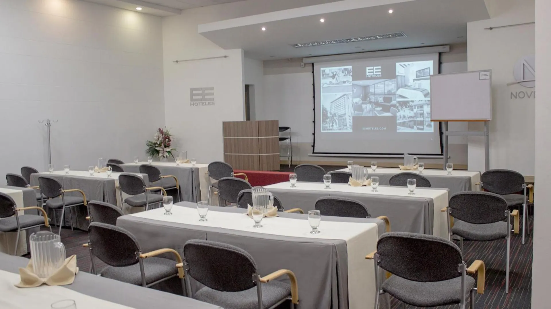 Novelty Suites Hotel Μεντεγίν