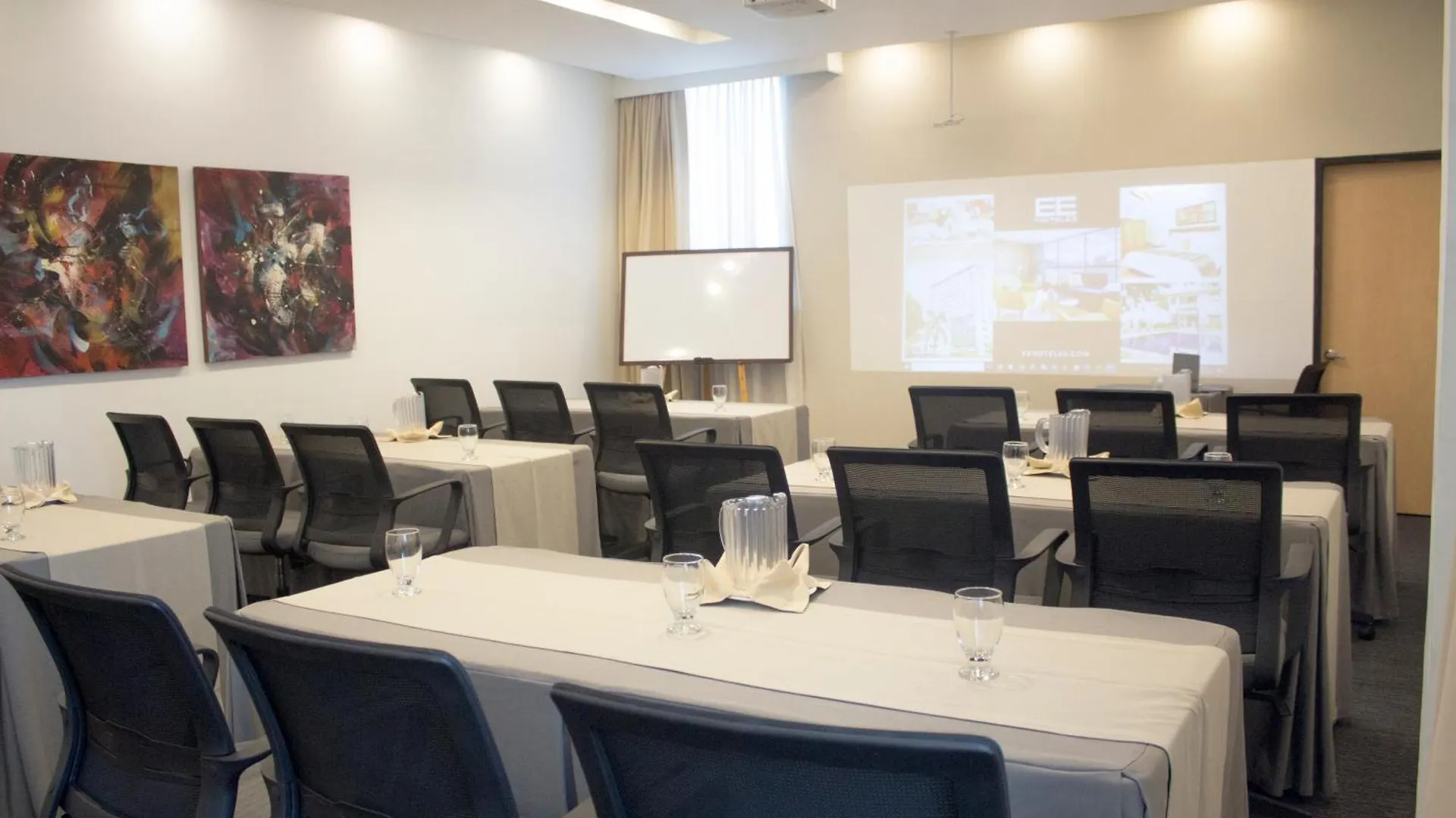 Novelty Suites Hotel Μεντεγίν 4*,  Κολομβία