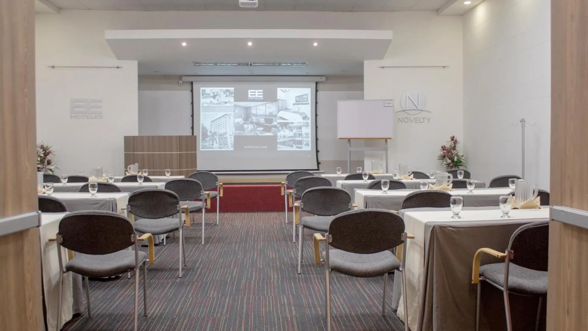Novelty Suites Hotel Μεντεγίν