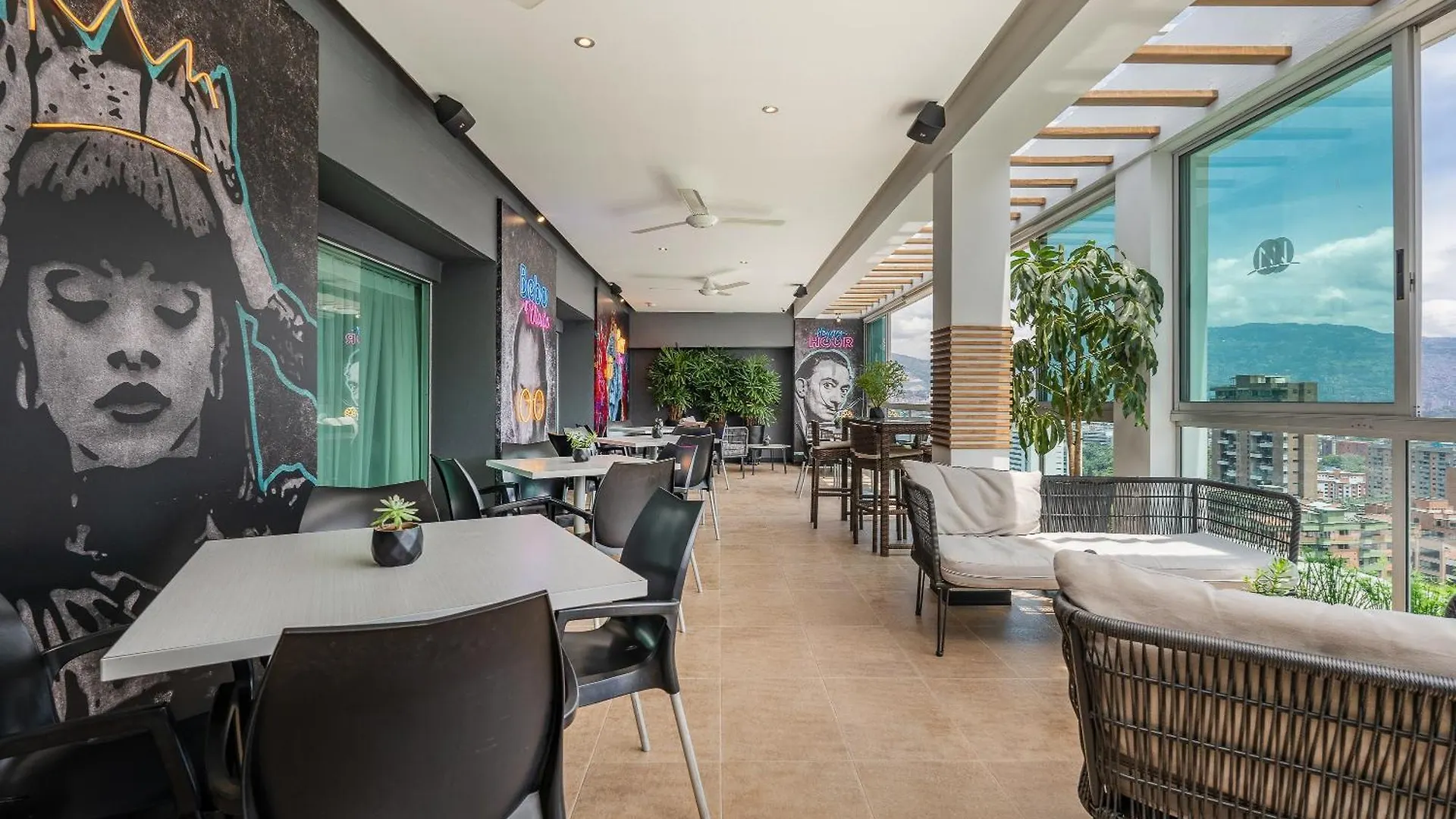 Novelty Suites Hotel Μεντεγίν