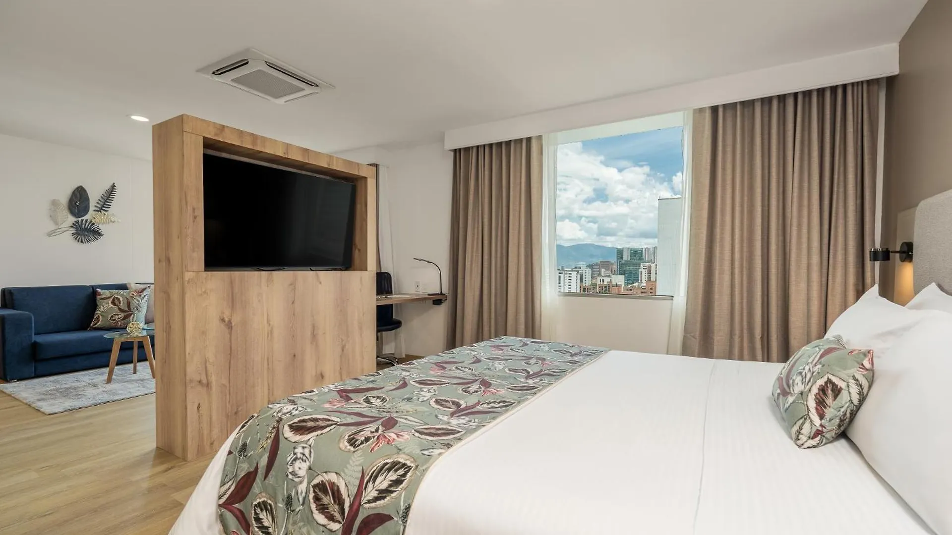 Novelty Suites Hotel Μεντεγίν