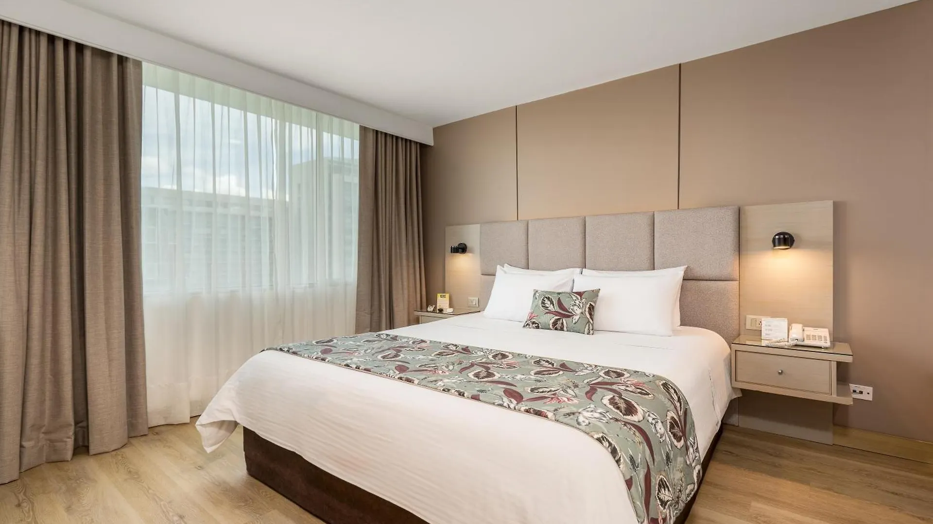 Novelty Suites Hotel Μεντεγίν