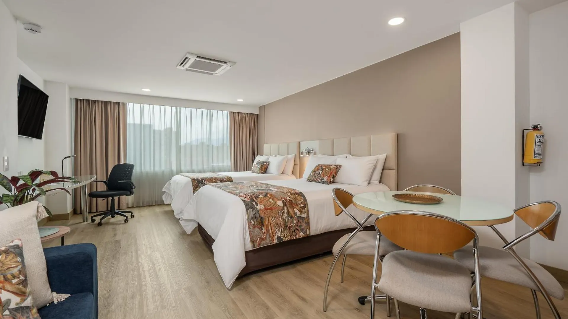 Novelty Suites Hotel Μεντεγίν