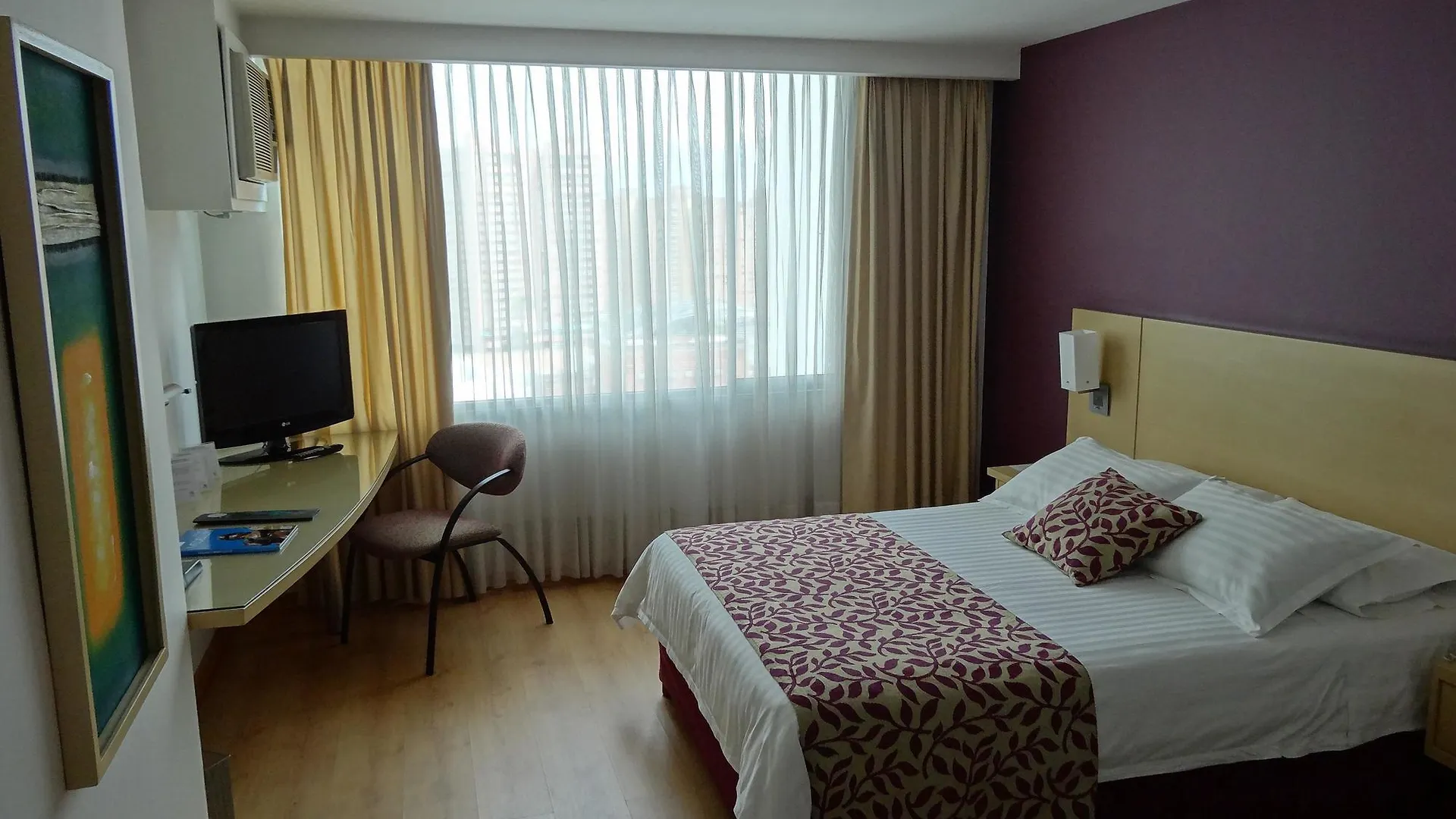 Novelty Suites Hotel Μεντεγίν