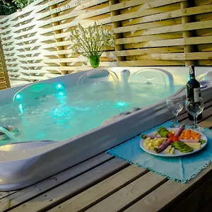  Holiday home Monte Helicon Ecolodge And